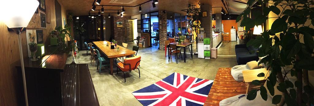 Lee & No Guesthouse Hongdae Сеул Екстер'єр фото
