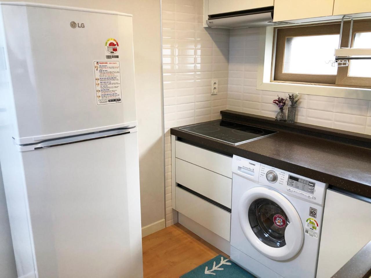 Lee & No Guesthouse Hongdae Сеул Екстер'єр фото