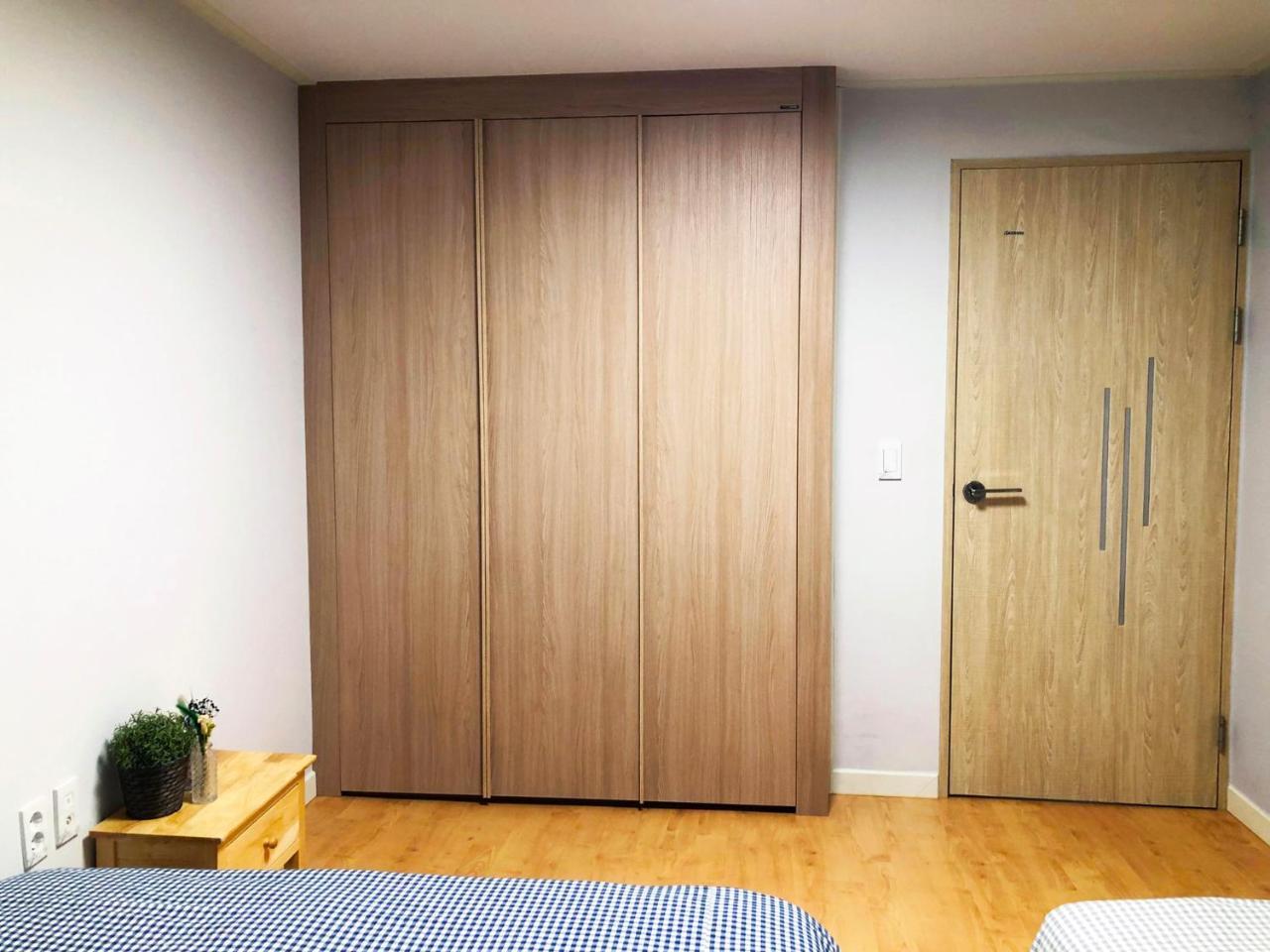 Lee & No Guesthouse Hongdae Сеул Екстер'єр фото