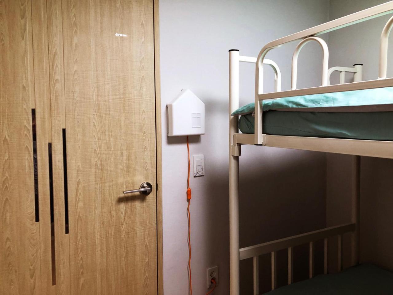 Lee & No Guesthouse Hongdae Сеул Екстер'єр фото