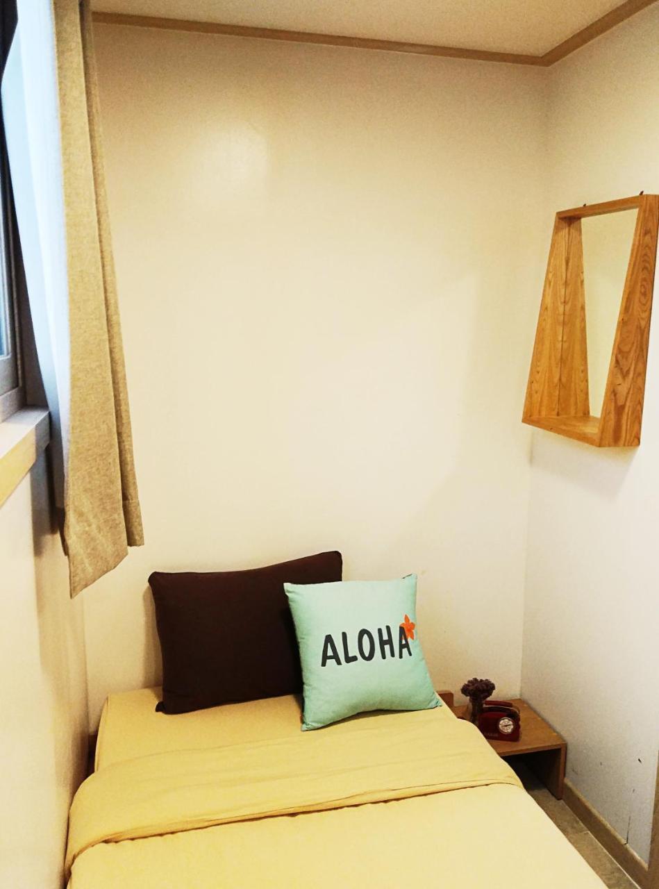 Lee & No Guesthouse Hongdae Сеул Екстер'єр фото